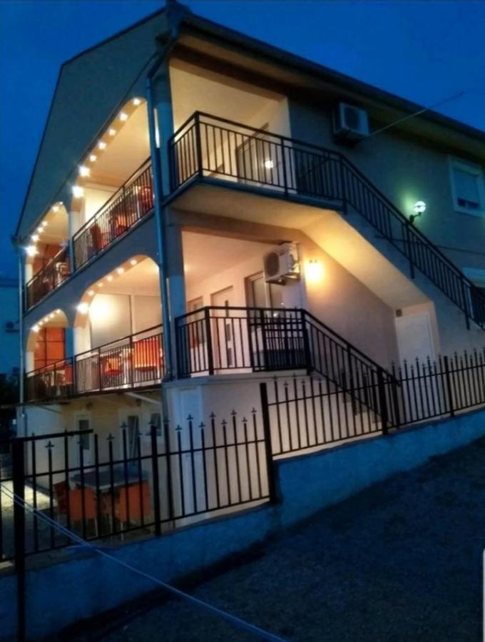 Apartmani Ljubica Utjeha Εξωτερικό φωτογραφία